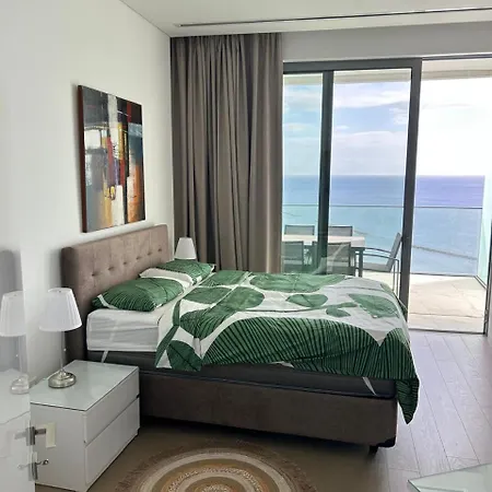 Apartment Trilogy East Tower Seafront *