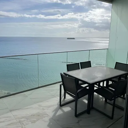 Apartment Trilogy East Tower Seafront *
